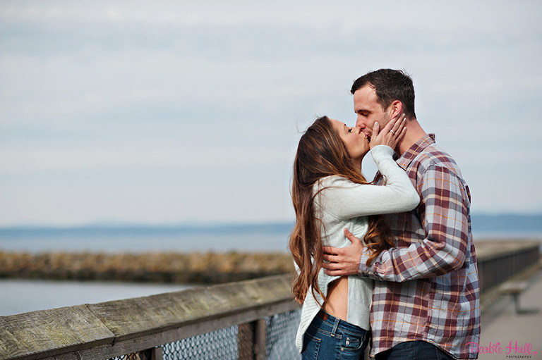kissing engagement portrait